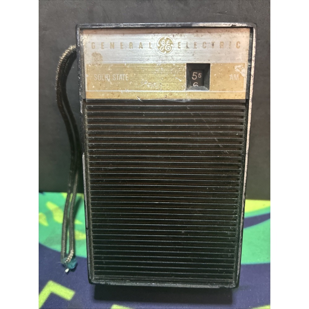 General Electric Solid State VTG Pocket Transiter Portable Radio D3